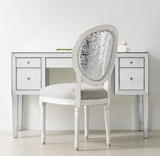 Mirrored dressing table discount chair