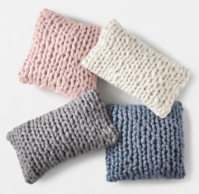 How to Hand Knit a Pillow »